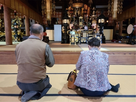 善光寺大勧進へ「さといも善光寺」を奉納
